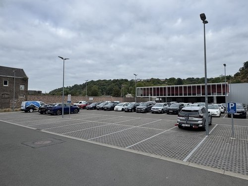 Parking du magasin Depairon